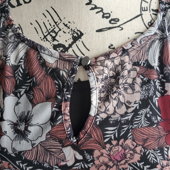 Maurices Floral Blouse - Picture 3 of 7